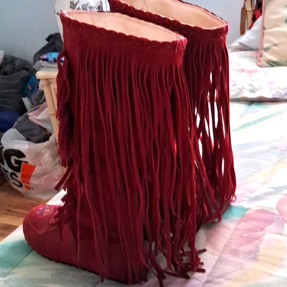 Like New,Indian-Style,Embroidered,Knee-high,Suede,Red,Fringed,Moccasin Boots ❤️ - Picture 4 of 10